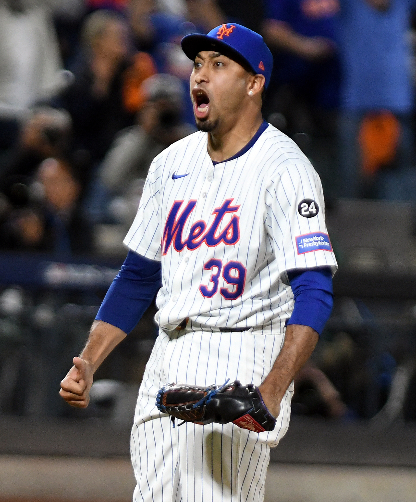 Edwin Clinch 2025-2026 MLB Offseason Free Agency and Trade Predictions – Latino Sports